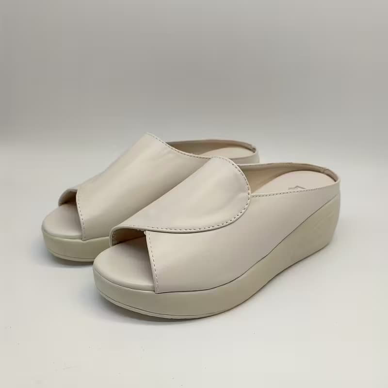 Paire de sandales orthopédiques ouvertes pour femme