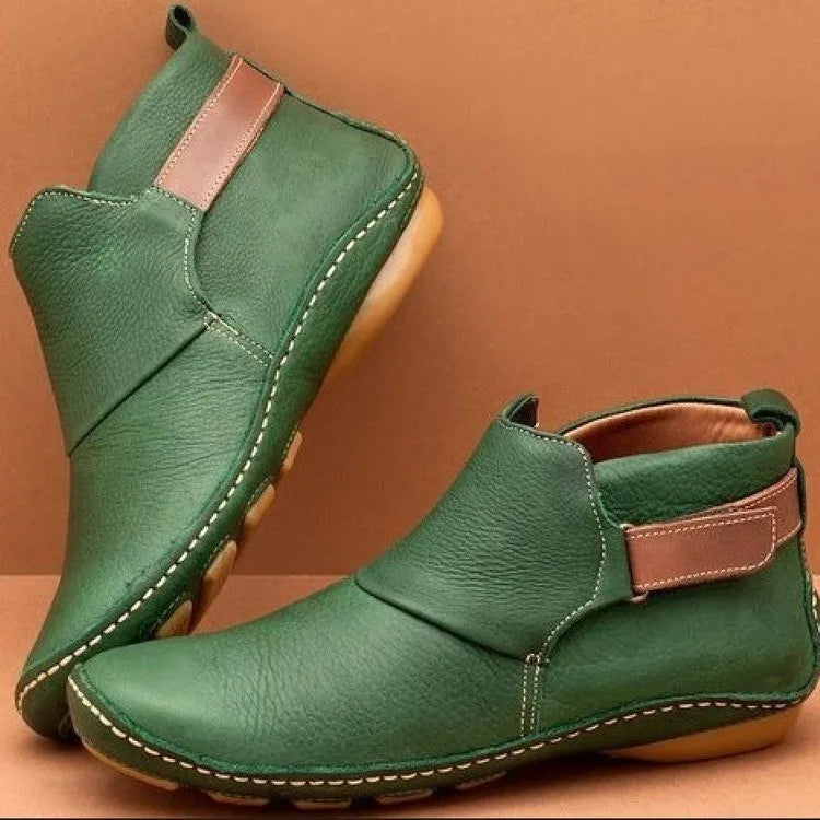 Paire de chaussures bottines à scratch orthopédiques femme