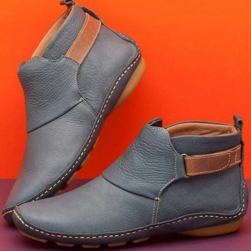 Paire de chaussures bottines à scratch orthopédiques femme