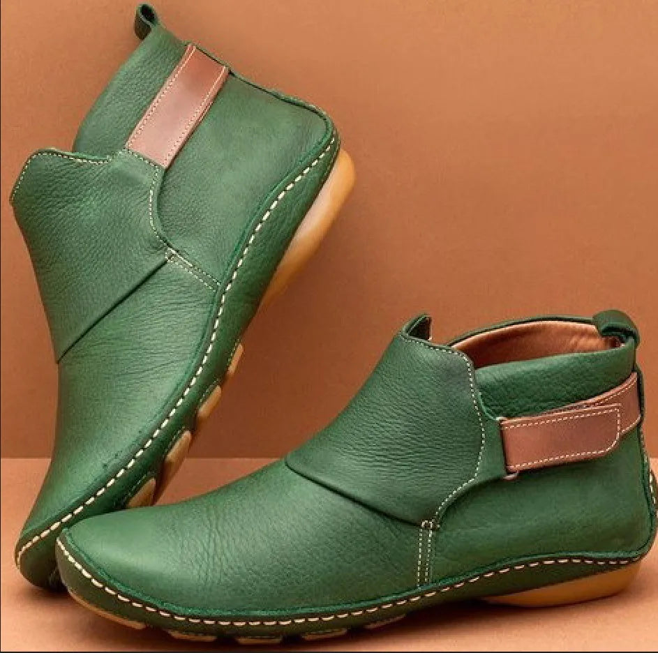 Paire de chaussures bottines à scratch orthopédiques femme