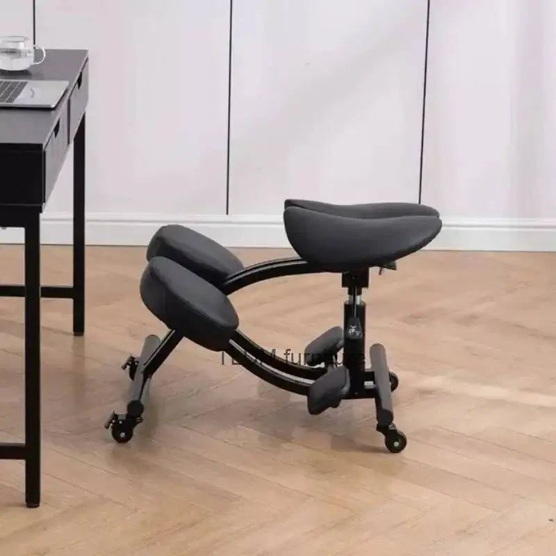 Tabouret ergonomique noir à repose-pieds