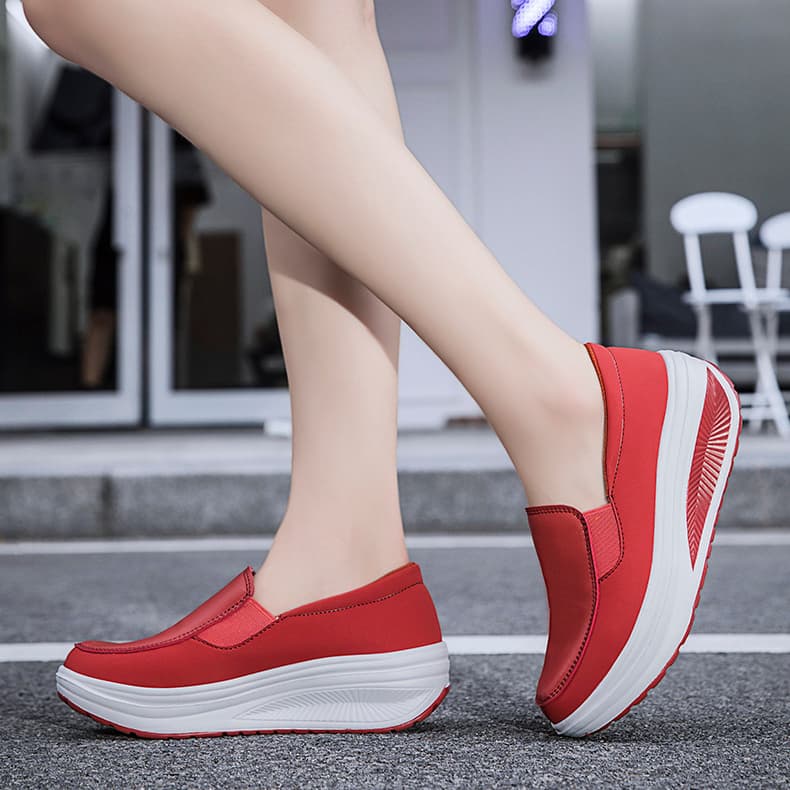 Chaussures orthopédiques compensées pour femme
