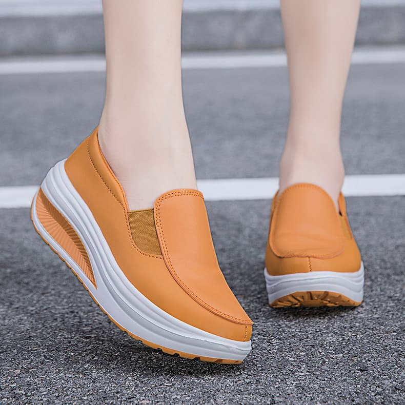 Chaussures orthopédiques compensées pour femme