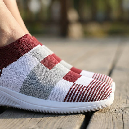 Baskets orthopédiques femme avec des motifs géométriques