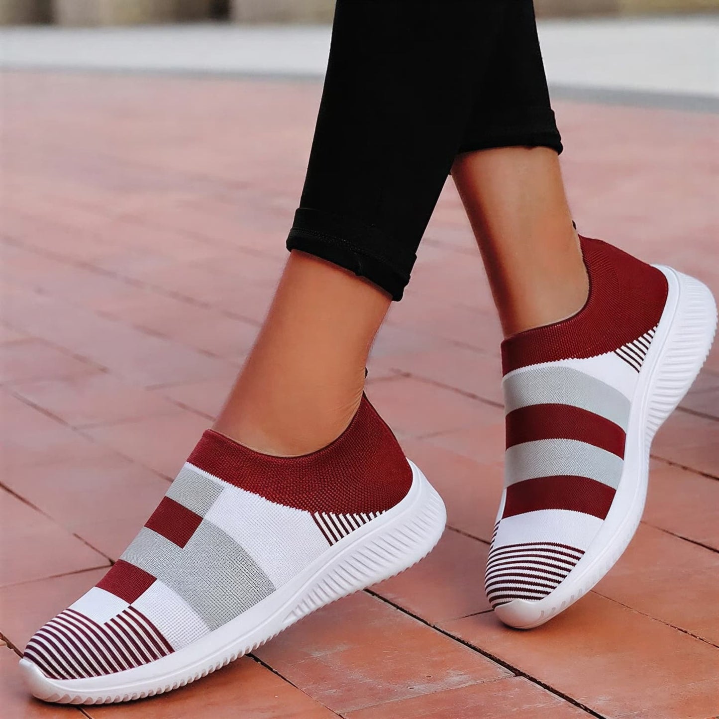 Baskets orthopédiques femme avec des motifs géométriques