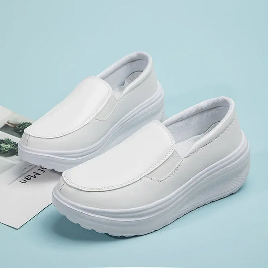 Chaussures orthopédiques compensées pour femme