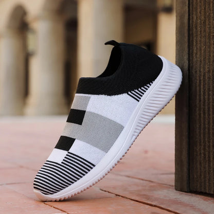 Baskets orthopédiques femme avec des motifs géométriques