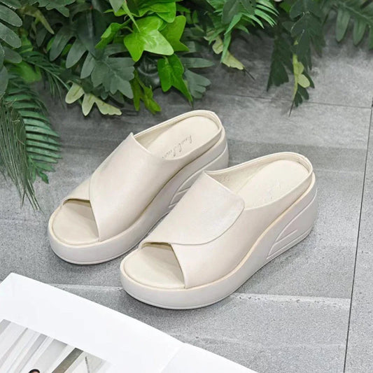 Paire de sandales orthopédiques ouvertes pour femme