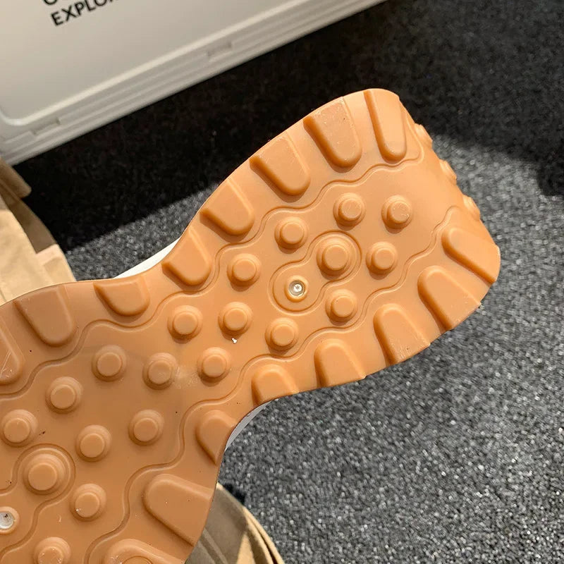 Chaussures orthopédiques modernes pour femme