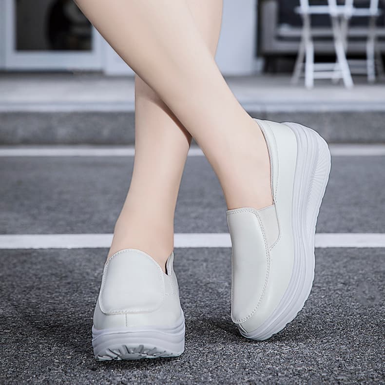 Chaussures orthopédiques compensées pour femme